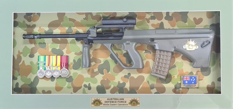 Framed 2000’s Australian Army ADF framed F88 Steyr rifle & medals - Image 4