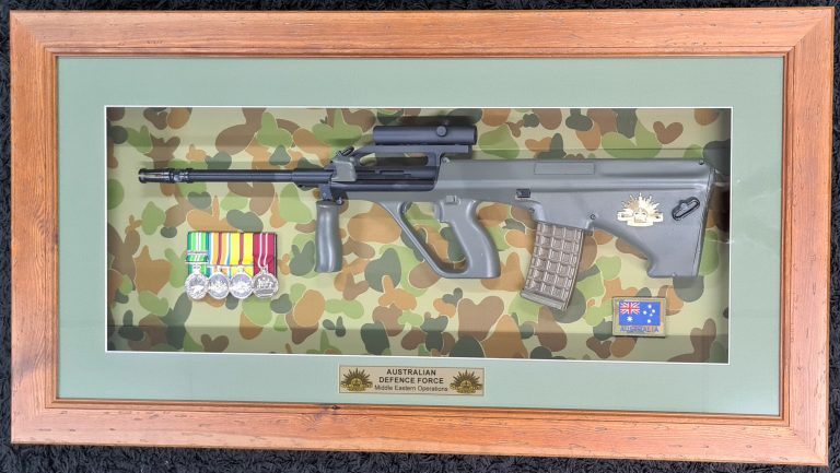 Framed 2000’s Australian Army ADF framed F88 Steyr rifle & medals - Image 3