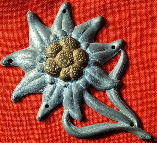 WW2 GERMANY EDELWEISS MOUNTAIN TROOPS UNIFROM CAP BADGE
