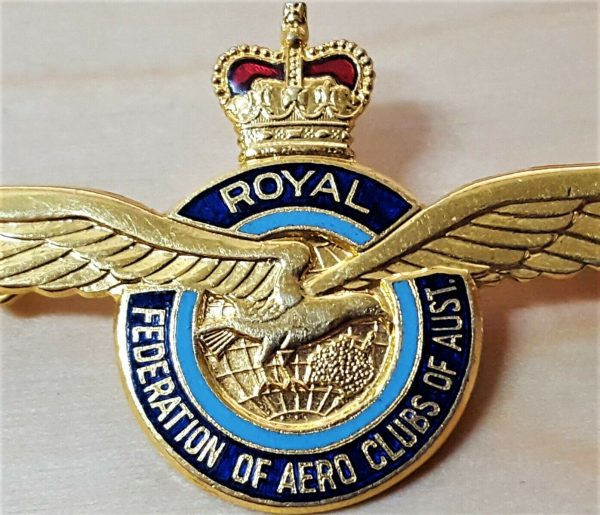 VINTAGE AUSTRALIAN ROYAL FEDERATION OF AERO CLUBS WING BADGE BY STOKES
