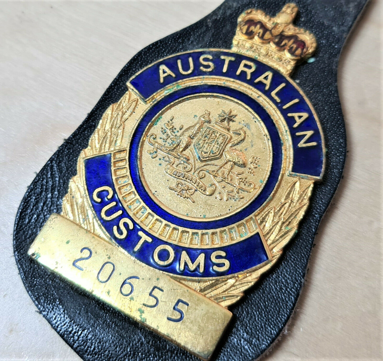 OBSOLETE AUSTRALIAN CUSTOMS UNIFORM POCKET ID BADGE 1980’S 20655 JB
