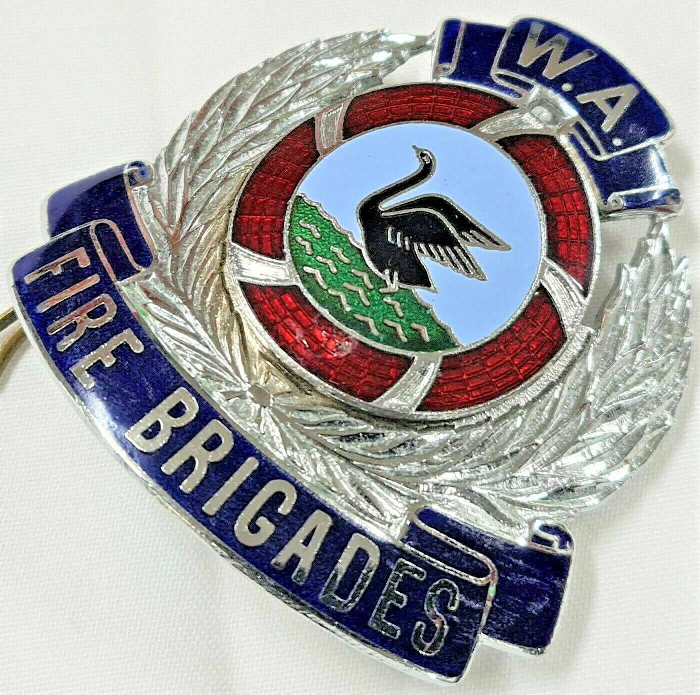 1980’s ERA OBSOLETE WESTERN AUSTRALIAN FIRE BRIGADE UNIFORM CAP BADGE