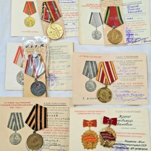 100% ORIGINAL WW2 SOVIET UNION RUSSIA SET OF MEDALS BADGES & AWARD DOCUMENTS