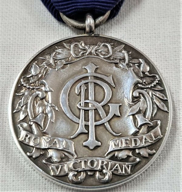 RARE WW2 ERA ROYAL VICTORIAN MEDAL IN SILVER KING VI BRITISH
