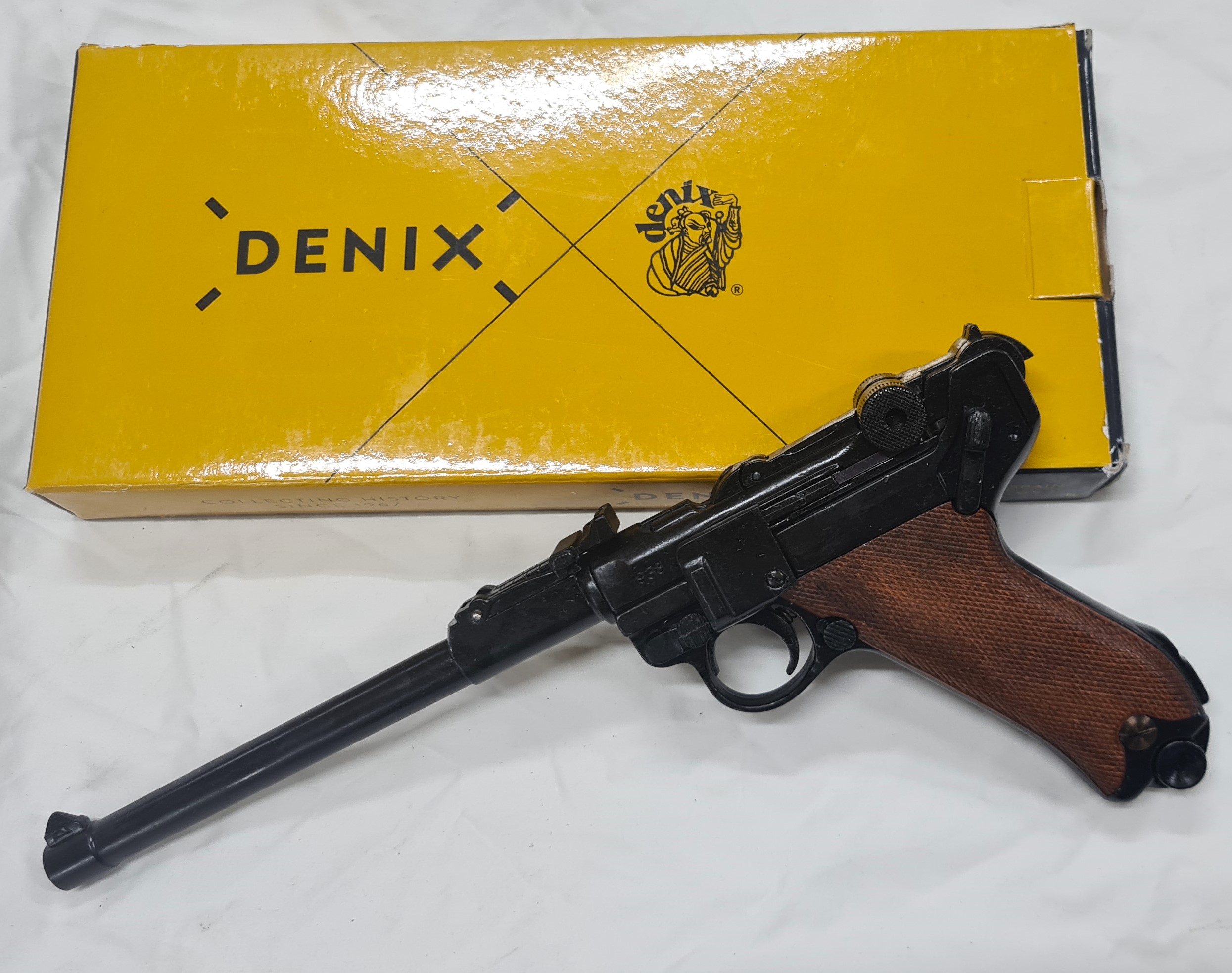 REPLICA WW1 WW2 GERMAN ARTILLERY LUGER PISTOL BY DENIX WITH EXTRA LONG