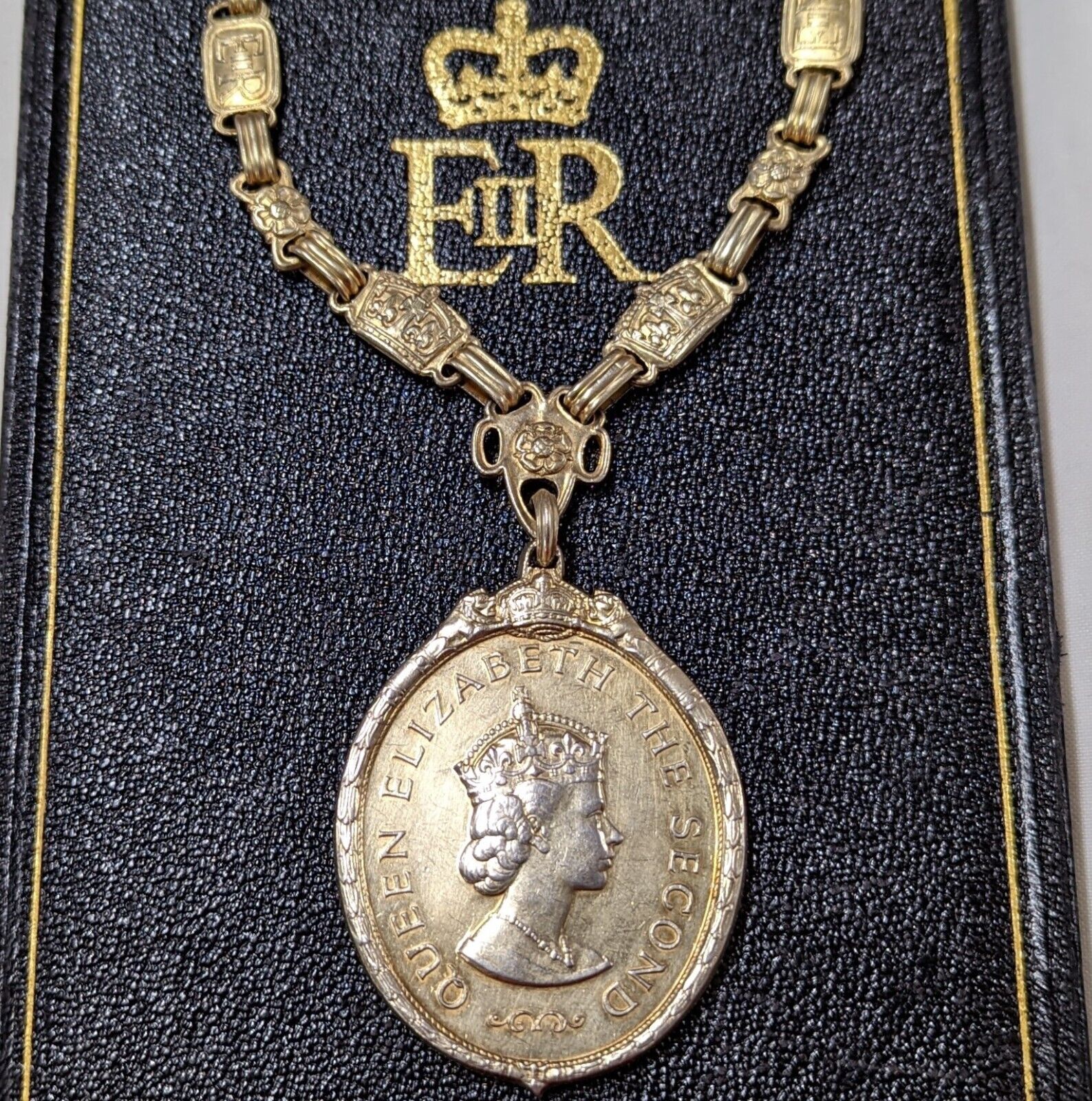 Rare British Queen’s Medal for Native Chiefs, E.II.R., 1st Class in